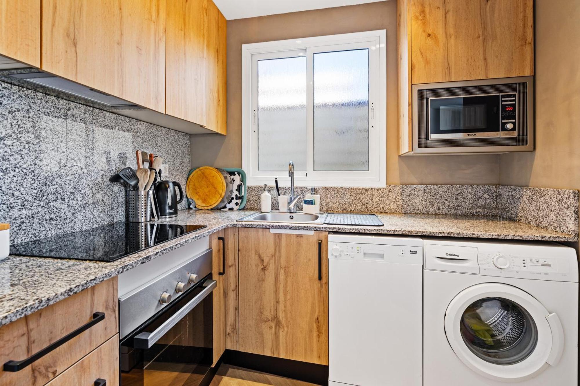 Apartamento Charming 1br With Terrace Near El Carmel Barcelona